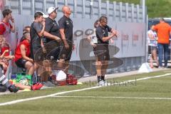 2. Bundesliga Frauen - FC Ingolstadt 04 - DSC Arminia Bielefeld - Trainer Ziegler Alexander schaut auf die Uhr - Foto: Jürgen Meyer