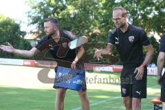 FS/H/B-FS/B-OB/1 - Freundschaftsspiel - Saison 2019/2020 - SV Manching - FC Ingolstadt 04 II - Trainer Kappel Christoph wirft den Spielern Trinkflaschen zu - Foto: Meyer Jürgen