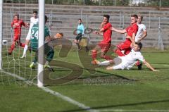 Bayernliga Süd - Saison 2020/2021 - FC Ingolstadt 04 II - Schwabmünchen - Tim Härtel rot FCI - Mario Götzendörfer
rot FCI - mit einer Torchance - Stefan Brunner Torwart Schwabmünchen - Foto: Meyer Jürgen