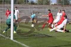 Bayernliga Süd - Saison 2020/2021 - FC Ingolstadt 04 II - Schwabmünchen - Tim Härtel rot FCI - Mario Götzendörfer
rot FCI - mit einer Torchance - Stefan Brunner Torwart Schwabmünchen - Foto: Meyer Jürgen