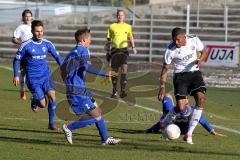 FC Ingolstadt 04 II gegen FV Illertissen - Quaner Collin lässt Gegenspieler aussteigen - Foto: Jürgen Meyer