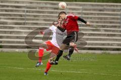 Regionalliga - FC Ingolstadt 04 II - Bayern München II  - Walleth Patrick im Luftkampf - Foto: Jürgen Meyer