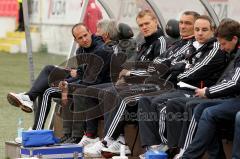 Regionalliga - FC Ingolstadt 04 II - Bayern Mnchen II  - Mehmet Scholl mit Assistenten Andreas Heidt und Phillip Silvestri - Foto: Jrgen Meyer