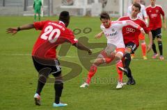 Regionalliga - FC Ingolstadt 04 II - Bayern München II  - Hanschek Arnold (hinten rot) und Ofosu Reagy (20) - Foto: Jürgen Meyer