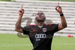 Regionalliga Bayern FC Ingolstadt 04 II - SpVgg Bayern Hof - Ofosu Reagy (schwarz FC Ingolstadt) freut sich zum 1:1 Ausgleichstreffer - Foto: Jürgen Meyer