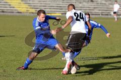 FC Ingolstadt 04 II gegen FV Illertissen - Quader Collin lässt 2 Gegenspieler aussteigen - Foto: Jürgen Meyer