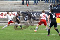 Regionalliga Bayern - FC Ingolstadt 04 II - FC Kickers Wuerzburg - Andreas Buchner flankt auf Stefan Mueller. Foto: Adalbert Michalik