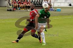 FC Ingolstadt II - 1.FC Schweinfurt 05 - Ofosu Reagy (rot FC Ing II) im Zweikampf - Foto: Jürgen Meyer