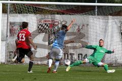 FC Ingolstadt 04 II - TSV 1860 München II  - Hagmann Marcel (23) - Wood Shou Bobby (blau 1860) - Reichlmayr Thomas (Torhüter) kann klären - Foto: Jürgen Meyer