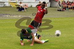 FC Ingolstadt II - 1.FC Schweinfurt 05 - Ofosu Reagy (rot FC Ing II) im Zweikampf - Foto: Jürgen Meyer