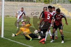 Regionlliga - FC Ingolstadt 04 II - FC Nürnberg -  Denz Michael #5 rot FC Ing 04 - Stephan Alexander Torwart FC Nürnberg - Räuber Ludwig #15 rot rechts FC Ingolstadt 04 - Foto: Jürgen Meyer