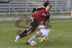 Regionaliga - FC Ingolstadt II - 1.FC Schweinfurt 05 - Heiß Mathias #4 rot Ingolstadt - Häcker Simon #11 weiß Schweinfurt - Foto: Jürgen Meyer