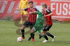 Regionaliga Bayern - FC Ingolstadt II - FC Augsburg II - Gashi Albano links #20 rot Ingolstadt - Wurm Patrick #23 grün Augsburg - Riegger Samuel #17 rot Ingolstadt - Foto: Jürgen Meyer