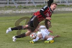 Regionaliga - FC Ingolstadt II - 1.FC Schweinfurt 05 - Heiß Mathias #4 rot Ingolstadt - Häcker Simon #11 weiß Schweinfurt - Foto: Jürgen Meyer