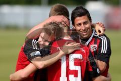 Regionaliga Bayern - FC Ingolstadt II - FC Augsburg II - Räuber Christof #15 rot Ingolstadt - Müller Stefan #10 rot Ingolstadt und Posselt Marcel #6 rot links freuen sich über den Führungstreffer zum 1:0 - Foto: Jürgen Meyer