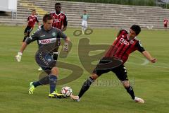 Regionalliga FC Ingolstadt 04 II - SpVgg Greuther Fürth II - Müller Stefan (rot FC Ingolstadt) - Sebald Alexander (Torwart Greuther Fürth) - Foto: Jürgen Meyer