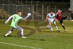 Regionaliga - Saison 2015/2016 - FC Ingolstadt 04 II - TSV Buchbach - Marcel Schiller rot FCI mit der Chance zm 1:0 Führungstreffer - Thomas Reichlmayr Torwart Buchbach - Foto: Jürgen Meyer