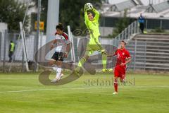 Regionalliga - Saison 2016/2017 - FC Ingolstadt 04 II - FC Bayern München II - Ryoma Watanabe weiss FCI einen Schritt zu spät - Weinkauf Leo Torwart Bayern München II -  Foto: Jürgen Meyer