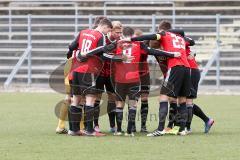 Regionalliga - Saison 2016/2017 - FC Ingolstadt 04 II - 1. FC Schweinfurt - Die Mannschaft bildet einen Kreis vor dem Spiel - Foto: Jürgen Meyer