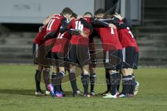 Regionalliga - Saison 2016/2017 - FC Ingolstadt 04 II - FC Augsburg II - Die Mannschaft bildet vor dem Spiel einen Kreis - Foto: Jürgen Meyer