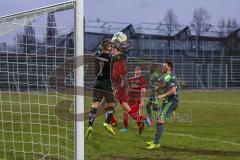 Regionalliga Bayern - Saison 2017/2018 - FC Ingolstadt 04 II - SV Seligenporten - Patrick Hasenhüttl kommt einen Schritt zu spät - Kolbe Sebastian fängt den Ball sicher Seligenporten - Foto: Meyer Jürgen