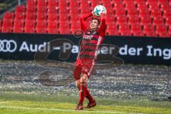 Regionalliga Bayern - Saison 2017/2018 - FC Ingolstadt 04 II - SV Seligenporten - Nicklas Thorsten rot FCI beim Einwurf - Foto: Meyer Jürgen