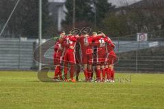 Regionalliga Bayern - Saison 2017/2018 - FC Ingolstadt 04 II - SV Seligenporten - Die Mannschaft bildet einen Kreis vor dem Spiel - Foto: Meyer Jürgen