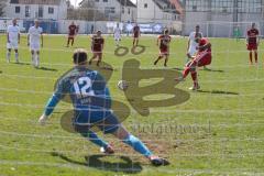 Regionalliga Bayern - Saison 2018/2019 - FC Ingolstadt 04 II - Viktoria Aschaffenburg - Marvin Matip rot FCI II schiesst einen Strafstoß zur 1:0 Führung - Elfmeter . jubel - Kevin Birk Torwart Aschenburg - Foto: Meyer Jürgen