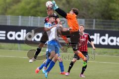 U19 - A-Junioren -FC Ingolstadt 04 - FSV Erlangen - Bruck - Radoncic Edin #11 rot FC Ingolstadt mit der Chance zum 2:0 Führungstreffer - Akbakla Tugay Torwart Erlangen - Bruck - Foto: Jürgen Meyer