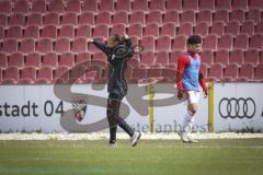 A-Junioren Bundesliga Süd/Südwest - Fußball - FC Ingolstadt 04 - FC Heidenheim - Sabrina Wittmann (#Chef-Trainerin FCI 04 A-Junioren)  gibt Anweisungen