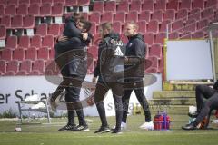 A-Junioren Bundesliga Süd/Südwest - Fußball - FC Ingolstadt 04 - FC Heidenheim - Sieg für den FCI - Sabrina Wittmann (#Chef-Trainerin FCI 04 A-Junioren)  freut sich mit den Betreuern