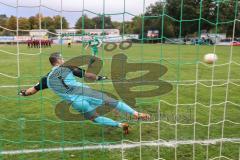 Toto-Pokal; VfB Eichstätt - FC Ingolstadt 04; Elfmeterschießen Tor gegen Torwart Marius Funk (1, FCI)