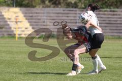 2. Bundesliga Frauen - Saison 2025/26 - FC Ingolstadt 04 Frauen - Borussia Mönchengladbach - Emma Kusch (Nr.9 - FC Ingolstadt Frauen I) - Bartsch Kristina weiss M`Gladbach - Foto: Meyer Jürgen