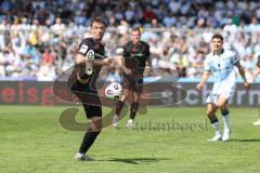 3. Liga; TSV 1860 München - FC Ingolstadt 04; Ballannahme Max Besuschkow (17, FCI)