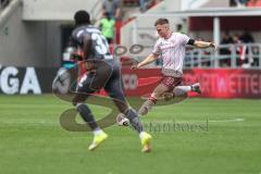 3. Liga; FC Ingolstadt 04 - VfL Osnabrück; Simon Lorenz (32, FCI) Badjie Ismail (37 VFL)