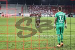 Toto-Pokal - Saison 2023/2024 - FC Ingolstadt 04 - Jahn Regensburg - Simon  Lorenz (Nr.32 - FCI) - Torwart Alexander Weidinger (Nr.32 - Regensburg) - Elmeterschießen - Foto: Meyer Jürgen