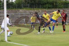 Bayernliga Nord - Saison 2024/25 - Freundschaftsspiel - FC Ingolstadt 04 II - FC Pipinsried - Said Souleymane (Nr.17 - FCI U21) mit einer Torchance -  - Lobenhofer Benedikt gelb Pipinsried  - Retzer Maximilian Torwart Pipinsried - Foto: Meyer Jürgen