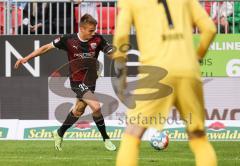 2.BL; SV Sandhausen - FC Ingolstadt 04 - Filip Bilbija (35, FCI) Torschuß, Torwart Drewes Patrick (1 SVS)