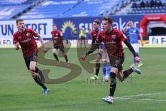 3. Liga - Hansa Rostock - FC Ingolstadt 04 - Tor Jubel 0:1 Dennis Eckert Ayensa (7, FCI) mit Filip Bilbija (35, FCI)