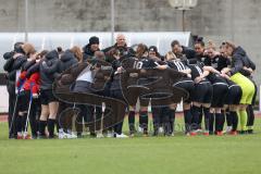 2. Fußball-Liga - Frauen - Saison 2022/2023 - FC Ingolstadt 04 - FFC Turbine Potsdam II - Die Mannschaft bildet einen Kreis vor dem Spiel - Foto: Meyer Jürgen