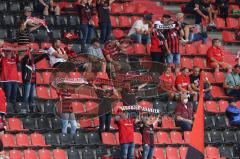 2.BL; FC Ingolstadt 04 - 1. FC Nürnberg - Fans im Stadion, Schal Jubel Choreo Kurve Fahnen