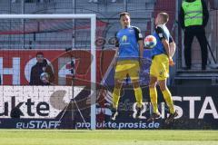 2.BL; FC Ingolstadt 04 - FC Schalke 04; Mauer Dominik Franke (3 FCI) Filip Bilbija (35, FCI)