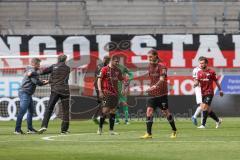 3. Liga - FC Ingolstadt 04 - 1. FC Saarbrücken - Spiel ist aus, Unentschieden Remis, torlos 0:0, hängende Köpfe Enttäuschung bei Ingolstadt, Cheftrainer Lukas Kwasniok (SB) Direktor Sport Michael Henke (FCI) Michael Heinloth (17, FCI) Björn Paulsen (4, FC