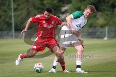 Kreisklasse - Saison 2025/26- SV Lippertshofen - Türkisch SV Ingolstadt-  - Mertcan Gürses rot Türkisch - Jonas Bienert weiss Lippertshofen - Foto: Meyer Jürgen