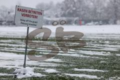 2023_12_1 - - Saison 2023/24 - Schnee auf dem Fussballplatz - ASP - Audi Sport Park - Platz ist gesperrt - Schild platz ist gesperrt Schnee Tor Spielabsage Schnee - Foto: Meyer Jürgen