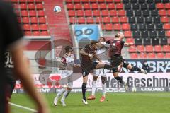 2.BL; FC Ingolstadt 04 - SG Dynamo Dresden; Nico Antonitsch (5, FCI) Nils Roeseler (13, FCI) Sollbauer Michael (21 Dresden) Akoto Michael (3 Dresden) Kopfball Zweikampf Kampf um den Ball