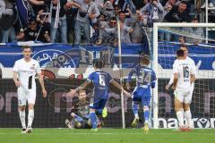 2.BL; Karlsruher SC - FC Ingolstadt 04; Torwart Robert Jendrusch (1, FCI) unter Beschuß, am Boden Tor 2:2 Ausgleich, hängende Köpfe Nils Roeseler (13, FCI) Visar Musliu (16, FCI) Gondorf Jerome (8 KSC) Rabold Jannis (34 KSC) jubeln