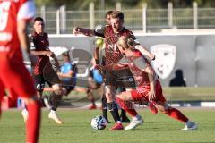 Testspiel; FC Ingolstadt 04 - FSV Zwickau; Zweikampf Kampf um den Ball Jannik Mause (7, FCI)