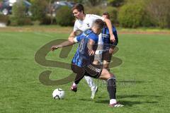 Kreisliga - Saison 2022/2023 - TSV Gaimersheim - FC Sandersdorf - Marcus Keilwerth weiss Gaimersheim - Michael Detling blau Sandersdorf - Foto: Meyer Jürgen