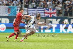 3. Liga; MSV Duisburg - FC Ingolstadt 04; Zweikampf Kampf um den Ball Linus Rosenlöcher (19, FCI) Symalla Jan-Simon (23 MSV)
